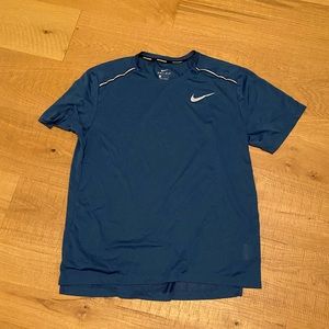 Men’s Nike running shirt